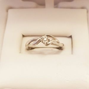 Small one white diamond baby ring
